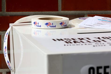 Red Wave Florida Gop Maintains Nearly 2 To 1 Early Vote Lead Over Dems