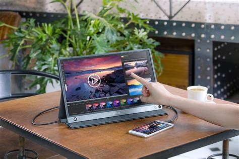 Computex 2019: ASUS ZenScreen Touch Is a Portable Monitor/Tablet