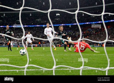 Tottenham S Christian Eriksen Center In White Scores His Side S Third