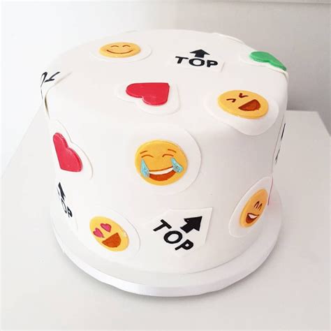 Pin Em Emojis Party Bolo Cake Bolos Personalizados