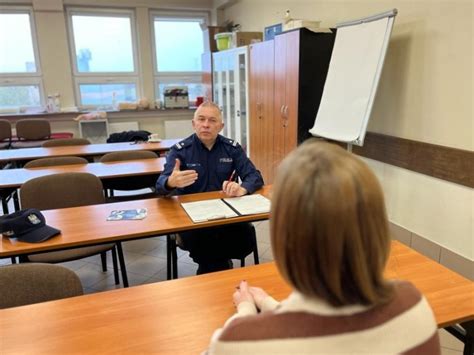 Rozmowa kwalifikacyjna do służby w Policji Czym jest i czy można się