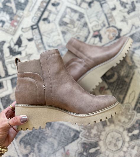 Rielle Lug Sole Chelsea Boot Curated On Ltk