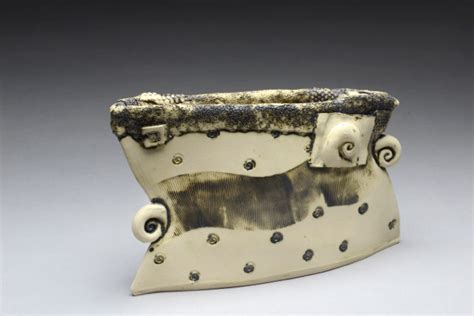 Lynn Wood Pottery Texture Queen Chivaa