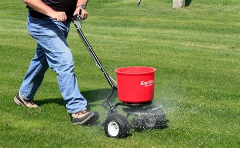 9 Best Commercial Fertilizer Spreaders Reviewed Summer 2024