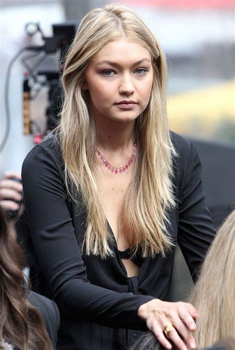 Celebrity Gigi Hadid Hairstyles Photo