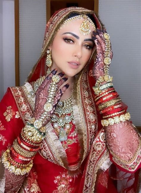 Pin By Seharkhan🥀 On Indian Celebrities Hijabi Brides Pretty Bridal Makeup Bridal Dresses