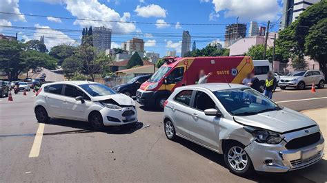 Mulher Fica Ferida Em Forte Colis O De Tr Nsito Na Rua Olavo Bilac No