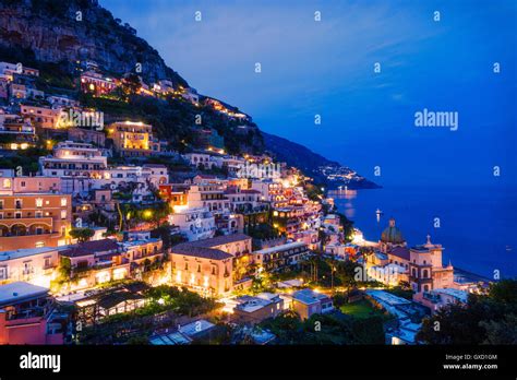 Night Scene Buildings Hi Res Stock Photography And Images Alamy