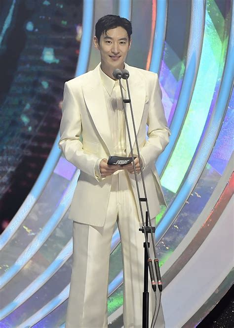 Lee Je Hoon Indonesia On Twitter Circle Chart Music Awards Aktor