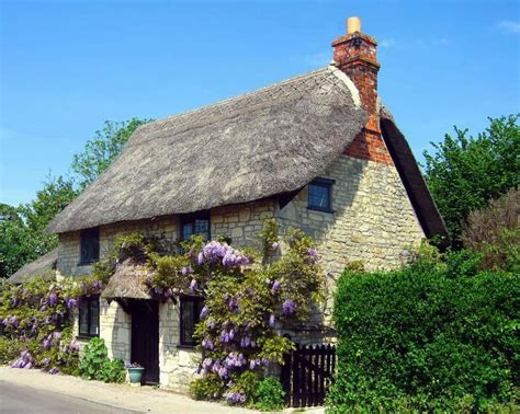 20 Gorgeous English Thatched Cottages