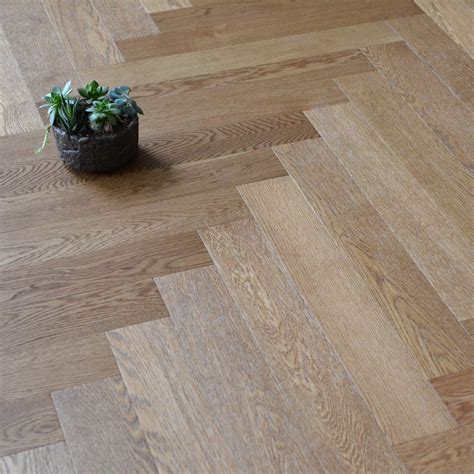 Herringbone Style Russian Oak Engineered Parquet Wood Flooring China