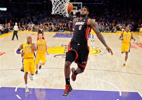 Amazing LeBron James Dunking Photo - Business Insider