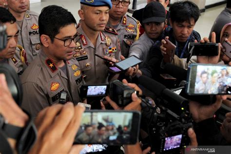 Polri Enam Anggota Polisi Terperiksa Kasus Penembakan Mahasiswa