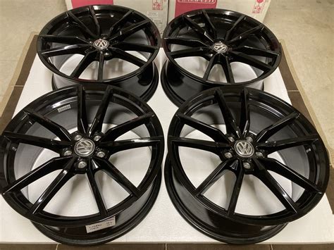 Fs Black Pretoria Oem Wheels 19in Wheels 2019 Excellent Cond Golfmk7 Vw Gti Mkvii