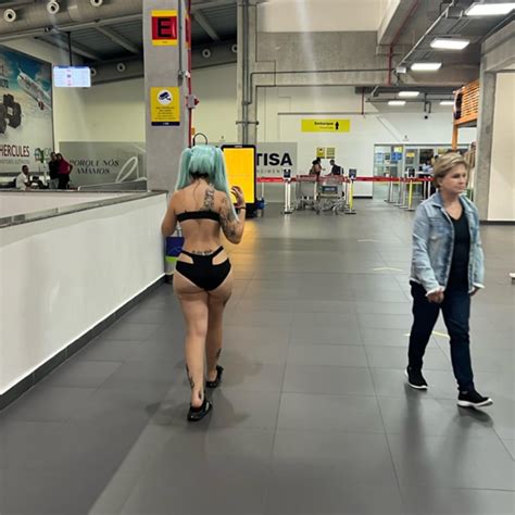 Kine Chan Musa Do Onlyfans Barrada Em Aeroporto Ao Usar Apenas