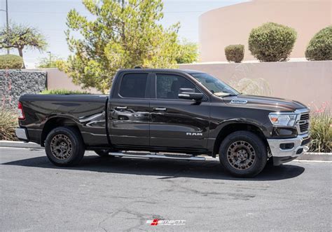 18 Inch Black Rhino Cinco Bronze W Black Bolts On A 2019 Dodge Ram 1500 Element Wheels