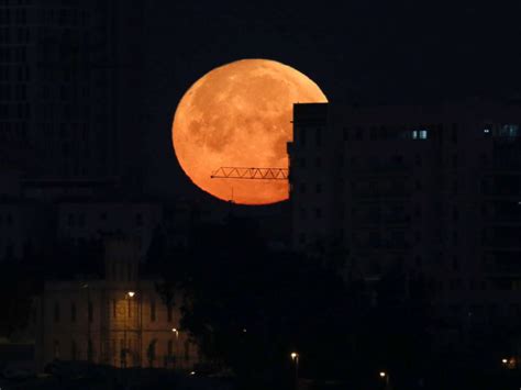 Everything You Need To Know About Wednesday S Super Blue Blood Moon