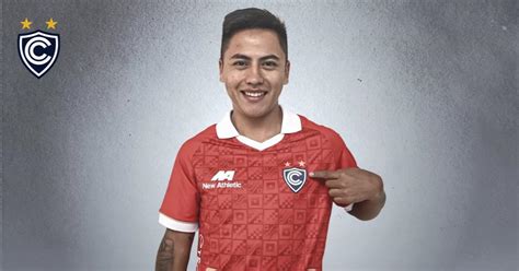 Alexander Lecaros Es Nuevo Refuerzo De Cienciano Club Cienciano