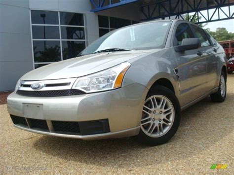 2008 Vapor Silver Metallic Ford Focus SE Sedan 29957114 Photo 13