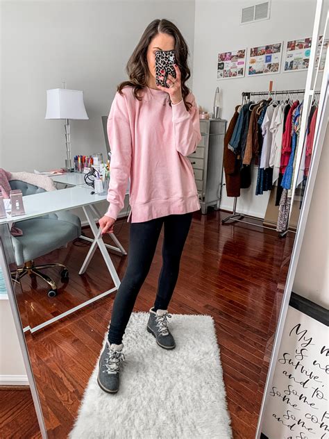 8 CUTE WAYS TO STYLE A SWEATSHIRT Sweatshirt Outfit Ideas