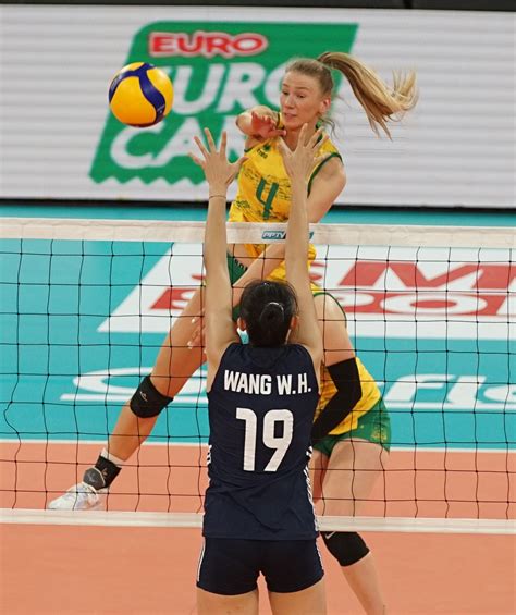 China Sweeps Australia Moves To Semis Volleyball Philippines