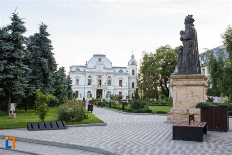 Statuia lui Brâncoveanu din Târgoviște omagiu istoric