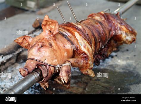 Roasting A Pig Hi Res Stock Photography And Images Alamy