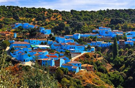 El Pueblo De Los Pitufos Est En Espa A Prepara Tus Fotos Y Tu Instagram