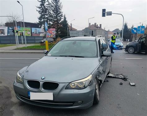 Zderzenie forda z bmw w Radziejowie Zobaczcie zdjęcia 13 03 2024