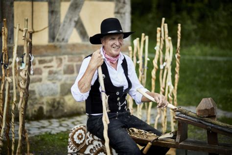 Vorführung Stockmacher Freilichtmuseum Hessenpark