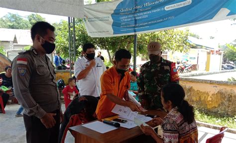 Bhabinkamtibmas Hadiri Penyaluran Bantuan Sosial Tunai BST Tahap I