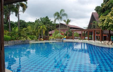 pool  villa escudero plantations resort pictures