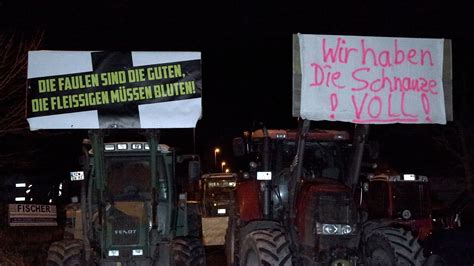 Nonstopnews Landwirte Blockieren In Landesweiter Aktion Lager Von