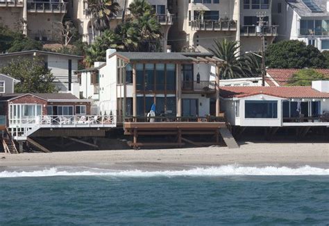 Ryan Oneal Malibu Ca Ryan Oneals Beachfront Deck Is Loaded With