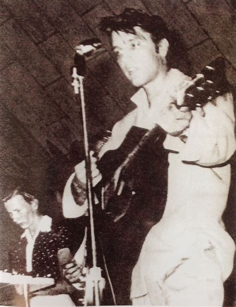 Pin by Gwen-Timmons Ohman on ELVIS | Elvis presley, Girls in love, Elvis