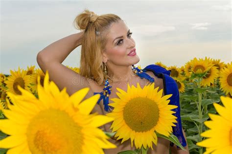 Naked Woman Surrounded Sunflowers Stock Photos Free Royalty Free