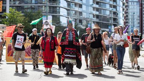 Supporters Of Wet Suwet En Hereditary Chiefs Rally Against B C Natural