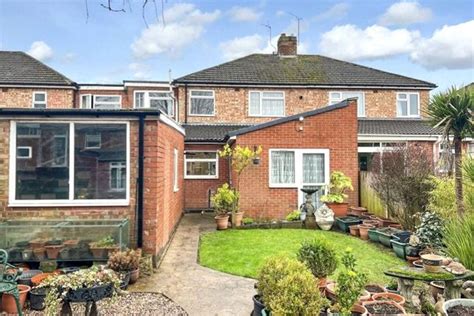 Roehampton Drive Wigston Leicestershire Le18 5 Bedroom Semi Detached