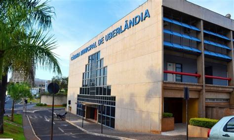 Concurso Câmara de Uberlândia MG SAIU edital Salário chega a R 4 MIL