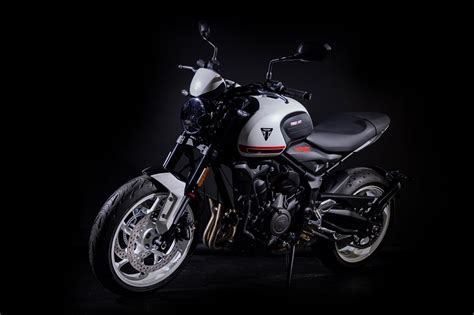 Triumph Presents The Trident Model Year Atelier Yuwa Ciao Jp