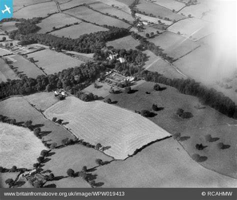 WPW019413 WALES 1927 View Of Bronwylfa Hall Oblique Aerial View 5