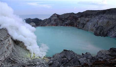 Mengungkap Misteri Kawah Ijen Keajaiban Alam Indonesia