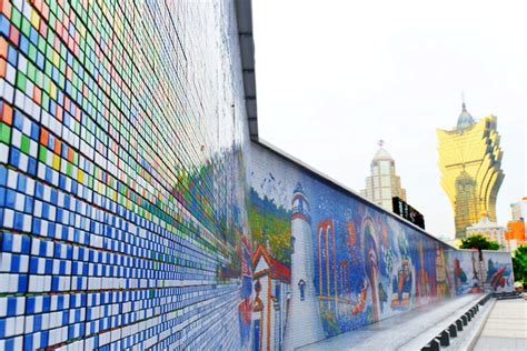 World Record The Largest Rubik S Cube Wall Mosaic 85 794 Cubes