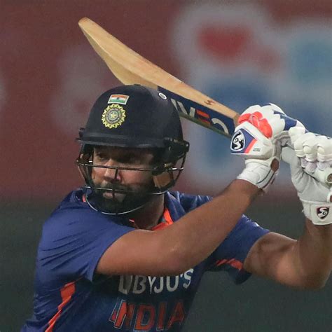 Fans Accuse Rohit Sharma of 'Faking Injuries' as Indian Cricketer is