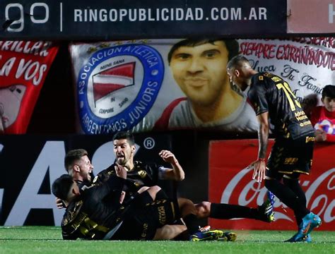 Platense Le Ganó 2 0 A Argentinos Y Se Quedó Con El Clásico El Gráfico