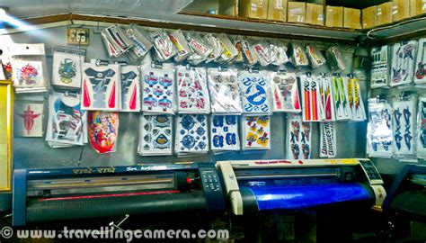 Stickers Market near Karol Bagh, Delhi - Which Sticker you want? || Mobilegiri in Dilli