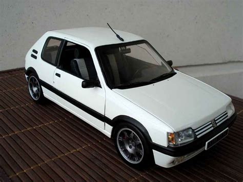 Modellino In Miniatura Peugeot Gti Solido Gti Bianco Jantes