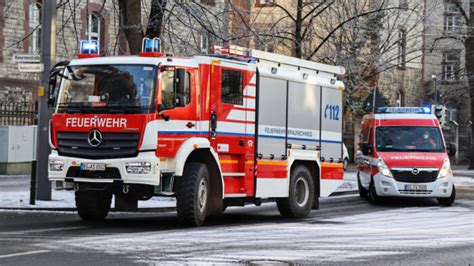 Brand Auf Balkon Bewohner Ins Krankenhaus Newsflash