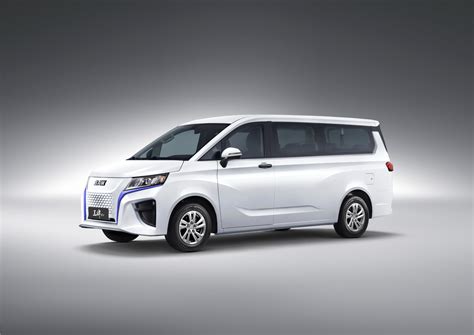 Pure Electric Mpv Van Large Space Km Long Rangecar China Mpv And