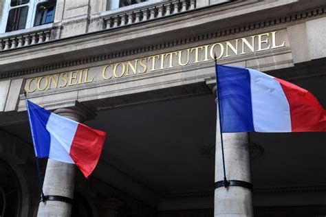 Passe Vaccinal Le Conseil Constitutionnel Valide Lessentiel Du